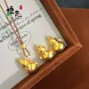 Estilo Livro Vermelho Pequeno Pingente de Cabacinha Escama de Dragão Dourado Brilhante CNC, Colar com Pingente de Cabacinha Gelo Triturado Abridor