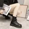 Botas estilo Martin de suela gruesa, botines cortos de algodón estilo británico para mujer, nueva colección otoño/invierno 2026, forrados de felpa, versátiles, modernos y que estilizan.