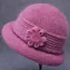 Chapéu de tricô quente para outono e inverno para mulheres de meia-idade e idosas, com forro de fleece para aquecimento extra, projetado para proteger as orelhas do frio