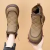 Novas Botas de Neve Peludas com Zíper Lateral Estilo Chinês Femininas 2026 Novas Botas Curtas de Salto Baixo de Inverno Sapatos de Algodão Espessados Antiderrapantes para Senhoras