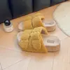 Pantuflas peludas de suela gruesa para mujer para usar en exteriores, colección otoño 2026, gamuza con hebilla metálica, mules tipo Birkenstock sin cordones