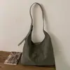 Bolsa Tote Retrô de Grande Capacidade para Mulheres 2025 Inverno Nova Bolsa de Ombro Único Transversal Simples e Estilo Ocidental de Alta Qualidade