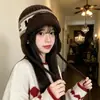 Gorro de Tricô Retro Fair Isle Feminino 2026 Novo Outono Inverno Chapéu Quente com Cordão para Proteção das Orelhas Chapéu Pulôver Lei Feng