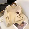 Suéter com Bordado de Coração Estilo Preguiçoso Retrô Novo Estilo Primavera e Outono 2026 para Mulheres, Tricô Soltinho de Manga Longa Estilo Gentil Outono e Inverno