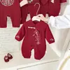 Ropa de Cumpleaños para Bebé Estilo Chino Nuevo Mameluco para Niños, Estilo Primavera y Otoño, Traje Rojo Bordado para Salir y Gatear para Bebés de 100 Días y 1 Año