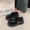Sapatos Casuais Versáteis da Moda para Meninas 2026 Primavera/Verão Novos Sapatos Princesa Vazados Fechados na Ponta Estilo Britânico Pequenos Sapatos de Couro