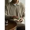 Camisa Polo de Lã com Manga Off-Shoulder e Decote V Pequeno Estilo Old Money para Homens Outono e Inverno 2025 Camiseta Casual Preguiçosa Amiga da Pele de Manga Longa