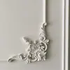 Sofá de Esquina con Flor de Línea Estilo Francés Marco de Moldura de Pared Línea de Yeso Decoración de Borde de Esquina Pared de Fotos Estilo Americano