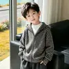 Cárdigan de Punto Rayado para Niños 2026 Nuevas Llegadas de Otoño para Niños de Edad Media y Mayores Ropa de Otoño para Niños Suéter de Lana Elegante