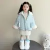 Casaco de Inverno de Algodão com Penas para Meninas 2025 Novo Estiloso Acolchoado Moderno Jaqueta de Algodão para Crianças Estilo Coreano Roupa Externa para Bebês