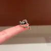Clip para Oreja Clip para Oreja Sin Agujeros en las Orejas Pendiente de Presión Pendientes de Lujo Ligero Avanzados Pendientes Colgantes para Oreja Mujeres Geniales