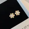 Brincos e colar de flor em zircônia cúbica cintilante, uma corrente de clavícula luxuosa e elegante para mulheres, nova coleção 2026, um conjunto de joias deslumbrante
