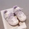 Zapatos deportivos casuales para niñas, nuevo modelo primavera 2026, bloques de color de lunares, suela suave, antideslizantes, velcro, versátiles, transpirables, cómodos