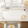 Mouse pad aquecido com tema de desenho animado, perfeito para o inverno, projetado para mulheres que trabalham em escritório, mantém as mãos aquecidas enquanto trabalham na mesa do computador, e é um tapete de mesa aquecido de tamanho grande para o escritório