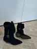 Novas Botas Curtas Vintage Outono/Inverno 2026 com Salto Grosso, Botas Curtas de Calçar com Fivela de Cinto e Design Pregueado, Botas Martin