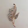 Broche alto padrão nicho luxo leve strass Cisne alta costura terno corsage acessórios borboleta alfinete de roupa atacado