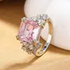 Anel Quadrado de Zircônia Estilo Princesa Europeu e Americano da Moda para Mulheres, Luxo Leve, Design de Nicho de Alta Qualidade, Anel de Pedra Preciosa Colorida