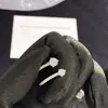 Moda Nova Argola de Orelha com Strass de Design Único, Suave e Elegante, Fashion para Uso Diário, Brincos Versáteis e Requintados para Meninas