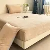 Faldón de Cama de Leche Fleece Tallado Simple Pieza Única Nuevo Grueso Suave Cálido Cubierta Completa Antideslizante Protector de Colchón