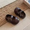 Zapatos de piel para bebé niña color vino tinto primavera nuevos 2026 zapatos sencillos para niña suela suave con falda zapatos de princesa 1--3 años