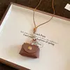 Colar com Pingente de Bolsa de Couro, Moderno, Simples, Corrente para Suéter Estilo Casual, Design de Nicho, Elegante de Alta Qualidade, Colar Versátil