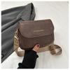 Bolso retro casual simple de color sólido, otoño 2023, nuevo estilo occidental, bolso bandolera de hombro de moda, pequeño bolso cuadrado para mujer