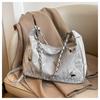 Elegante Bolso Pequeño Fresco para Mujer 2024 Nuevo Reductor de Edad Elegante Bolso Casual Cadena Pura Todo Combina Bolso de Hombro Cruzado