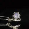 Anillo de Boda de Alto Ajuste Versa Cuic Xinghe Anillo de Dedo Imitación Brillante Moxan Cobre Blanco Chapado en Oro Anillo de 2 Quilates Seiko