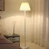 Lámpara de pie minimalista moderna para sala de estar, dormitorio, sofá, estudio, lámpara de mesa de pie decorativa de lujo ligero minimalista para uso doméstico