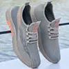 Primavera Old Beijing Cloth Shoes Sapatos Masculinos Sapatos Casuais Masculinos Meia-idade e Idosos Malha Respirável Tênis Sapatos de Caminhada para Idosos