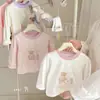 Nueva Camiseta Holgada de Algodón Puro con Estampado de Oso de Dibujos Animados, Manga Larga, Estilo Primavera y Otoño, Bloques de Color Elegantes para Niñas