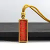 Colar Pingente Amuleto Buda Portátil Thangka de Aço Titânio Pintado à Mão com Areia Mineral Estilo Xizang com Areia Mineral Tesouro Amarelo e Pequeno Thangka de Tara Verde