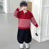 Suéter para Niños Ropa de Otoño Infantil 2026 Nuevo Estilo Versátil Rojo Tejido Fino Ropa Elegante con Solapa para Bebé
