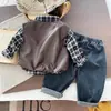 Chaleco de Cuero Suave de un Solo Botón Estilo Motocicleta Retro para Niños, Conjunto de Ropa de Primavera, Elegante Conjunto de Tres Piezas para Salir de Niños Pequeños