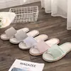 Pantuflas de Casa de Estilo Nuevo para Mujer Verano Hogar Interior Cuatro Estaciones Algodón Lino Lino Pantuflas de Piso Verano para Hombre