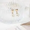 Brincos de Pérola Populares Retrô, Luxo Acessível e Sensação de Alta Qualidade, Agulha de Prata S925, Brincos Modernos e Versáteis, Brincos de Design Nicho