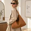 Bolso de Gamuza y Terciopelo de Gran Capacidad Versátil Otoño Invierno Bolso Tote Retro Bolso para Mujer Estudiante Viajes al Trabajo Bolso de Hombro Comercio Exterior