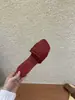 Primeiro Encontro com os Novos Sandálias Planas Slip-On Macias de Solado Flexível Estilo Francês Versáteis para Verão 2026