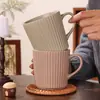 Taza Cerámica Personalizada con Rayas Verticales, Taza de Desayuno Fresca y Sencilla, Taza de Café para Desayuno de Oficina, Regalo Transfronterizo