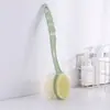 Cepillo de baño de doble cara, mango largo y cerdas suaves para frotar, masaje de espalda y exfoliación - un cepillo de baño y bola exfoliante 2 en 1