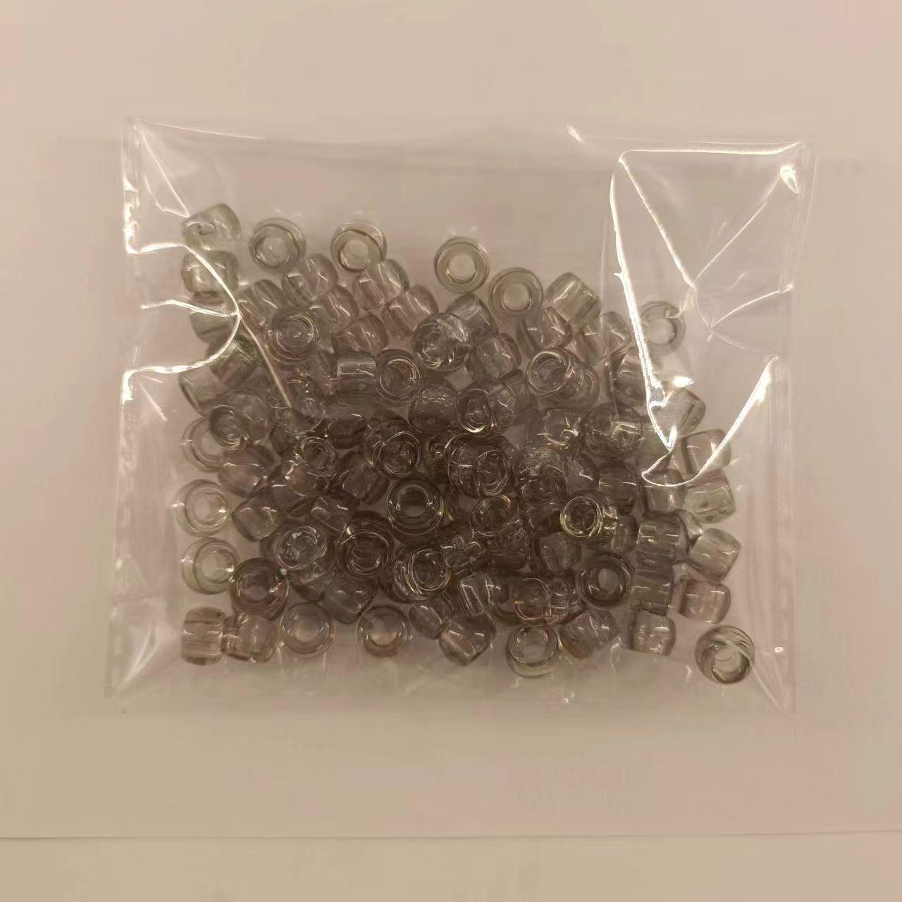 灰色