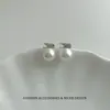 Aguja de plata S999, aretes minimalistas de perlas, adecuados para el uso diario, con un toque de lujo y sofisticación, nueva colección 2026, un diseño de arete popular y versátil