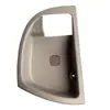 826112B000J9 é aplicável a peças automotivas Hyundai importadas, especificamente o quadro da maçaneta interna da porta para o Santa Fe CM.