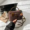 2025 Nuevos Bolsos de Otoño e Invierno Diseño de Nicho Bolsos Cruzados de Gama Alta para Otoño e Invierno Bolsos de Cubo de Mano Bolsos Versátiles