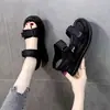 Sandalias Deportivas de Verano para Mujer 2026 Nuevas Versátiles Celebridad de Internet Plataforma Suela Gruesa Velcro Planas Suela Suave Zapatos de Playa para Mujer