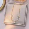 Colar Transfronteiriço de Luxo Leve Chanel Flor Pérola Aço Titânio Moda Feminina Versátil Conjunto de Contas Artesanal