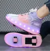 Venta al por mayor transfronteriza de Zapatos Eléctricos Luminosos con Luces LED para Niños y Adultos, Patines con Ruedas Giratorias y Botones