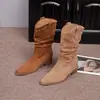 Botas de Gamuza con Tacón Oculto de 7CM, Punta Puntiaguda, Caídas, para Mujer, Otoño Invierno, Nuevas, de Media Pantorrilla, Tacón Grueso, Remaches, Plisadas, Estilo Western