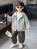 Jaqueta de Outono para Meninos 2026 Novo Estilo Coreano Moda Tendência Moletom com Capuz Jaqueta Casual Primavera e Outono