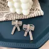Pendientes Grandes Exagerados Retro Estilo Hong Kong con un Diseño Único, Versátiles y Elegantes, Pendientes de Estilo Minimalista para Rostros Cuadrados y Redondos, Accesorios de Yiwu